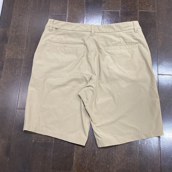 Men’s Lululemon shorts golf - Picture 3 of 4